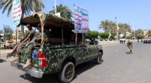 التحالف العربي يطلب من المواطنين الابتعاد عن مواقع الحوثيين في الحديدة