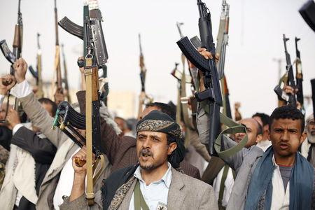القاعدة في اليمن تعرض مكافأة لأسر أو قتل زعيم الحوثيين