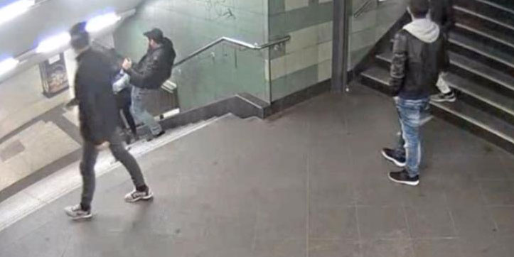 ألمانيا :  القبض على الرجل الذي ركل محجبة من فوق درج مترو