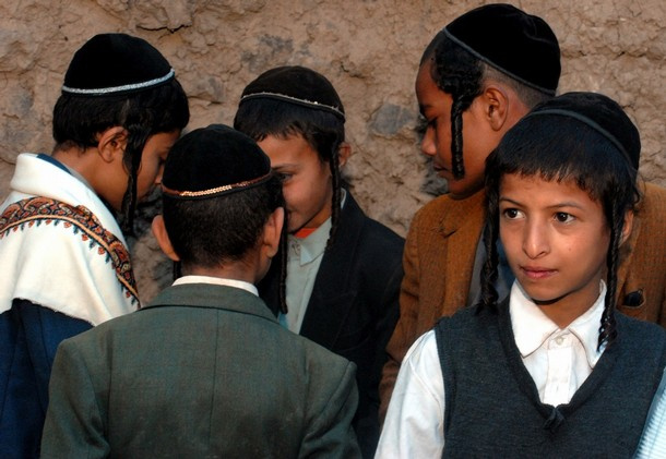 سيطرة الحوثي على السلطة تدفع اليهود للفرار.. سته يهود يمنيين يصلون اسرائيل 