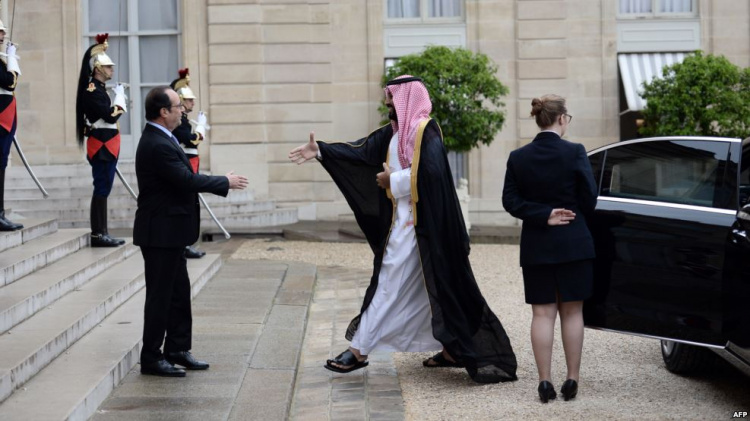 الجبير: بن سلمان بحث في فرنسا النزاعات الإقليمية وتعزيز العلاقات