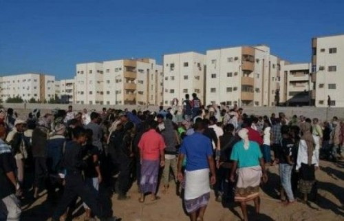 في موكب جنائزي مهيب ..الآلاف يشيعون جثمان الشهيد "غرامة" الى مثواه الأخير بمقبرة أبو حربة