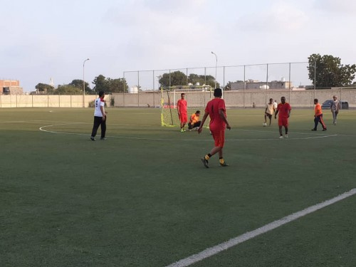 النفط وتموين البواخر يتأهلان لنهائي كأس الاستقلال الوطني لكرة القدم الخماسية