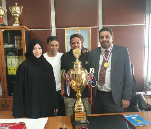 قيادة شركة النفط بعدن تكرم الفريق الكروي للشركة عقب فوزه ببطولة الاستقلال