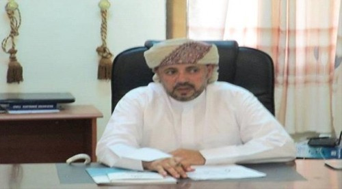 قيادي في الانتقالي يتكفل بإيواء المتضررين في المهرة
