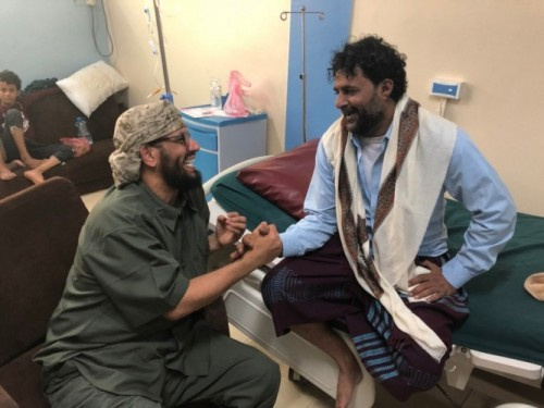 نائب رئيس المجلس الانتقالي يطمئن على صحة القائد أبو همام