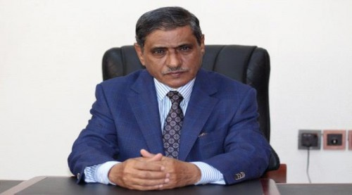 البحسني يؤكد بدء الشروع قريباً بإعادة سفلتة وتأهيل الشوارع والطرق الرئيسة بمدينة المكلا