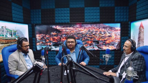 الرئيس ونائبه يفتتحان مؤسسة وإذاعة هنا عدن 