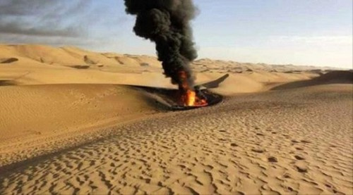 مولد لمهربي الخام يتسبب باندلاع حريق ضخم في احد أنابيب نقل النفط ب#شبـوة