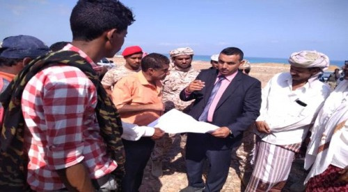 محافظ سقطرى يشرف على عملية شق شارع 30 وفروعه المرتبطة في جامعة سقطرى بحديبو