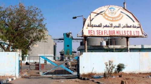 بسبب عراقيل #الحـوثيين.. فساد أطنان من الحبوب في #الحـديدة