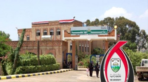 طالبات بجامعة #إب يتعرضن للتهديد بالسجن والشتم من قِبل قيادي #حوثي و"زينبيات"