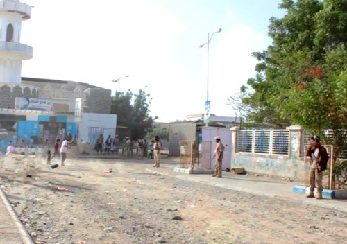 القبض على متهمين بجريمة قتل شخص ورمي جثته بالقرب من الحرم الجامعي بعدن