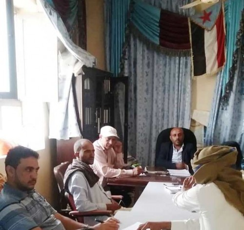 مدير عام الحصين بالضالع يعقد اجتماعا مع منسق منظمة الغذاء العالمي