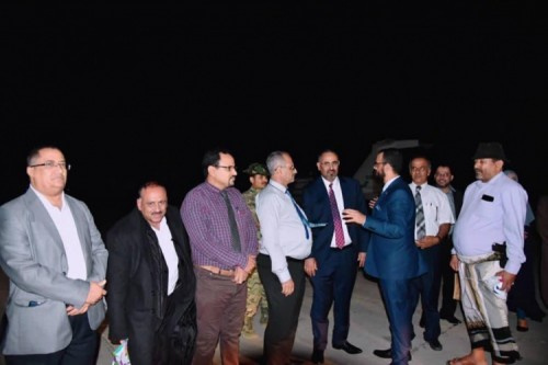 الرئيس الزُبيدي يعود إلى العاصمة عدن بعد جولة خارجية ناجحة