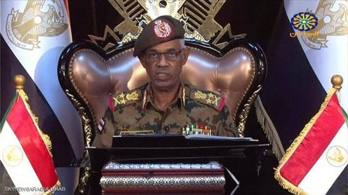 السودان.. عوض بن عوف يترك رئاسة المجلس العسكري ويختار خليفته