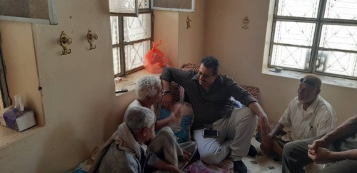 رئيس انتقالي لحج يزور عضو الجمعية الوطنية عبدالكريم النامس ويطمئن على صحته