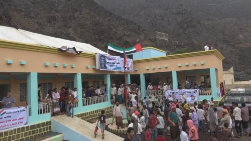 بدعم إماراتي.. افتتاح مدرسة الشهيد بلليل طاهر بمنطقة حطاط يافع في أبين