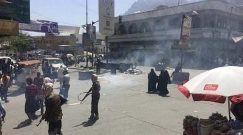 مصادر: إخوان #اليمن يصادرون الهواتف الخلوية في #تعز