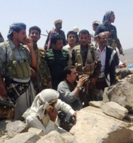 رئيس انتقالي #لحج يتفقد الخطوط الأمامية لجبهة حبيل حنش ثمران الحدودية