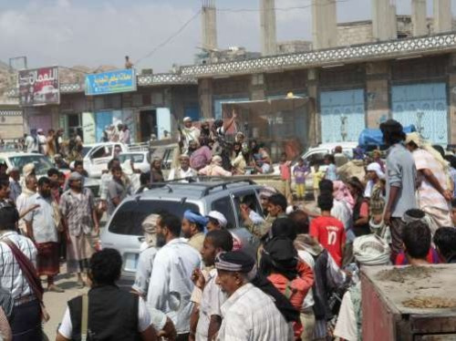  اعتقال عشرات الباعة المتجولين وأصحاب البسطات من أبناء المناطق الشمالية بأبين