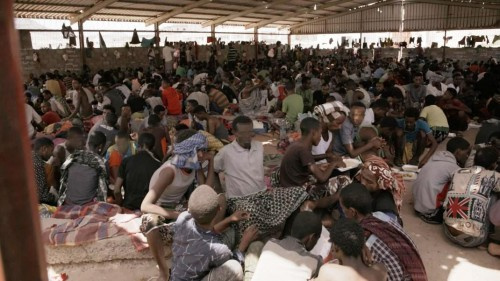 مكتب صحة لحج يستغيث بعد تزايد أعداد وفيات ومرضى الأفارقة المحتجزين