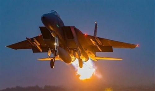 مقاتلات التحالف تشن عدة غارات على قاعدة الديلمي وأهداف حوثية شمال #صنـعاء