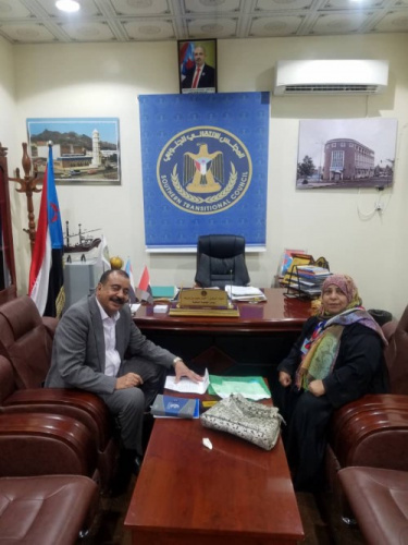 خلال لقائه بالمناضلة الجنوبية جميلة اليافعي.. اللواء بن بريك يشيد بادوار اليافعي النضالي الشجاع