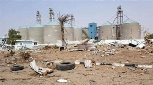 #الحوثيون يقصفون مطاحن البحر الأحمر في #الحديدة