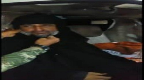 القبض على شخصين أحدهم متنكر بزي نسائي بحوزتهم أسلحة شرق عدن