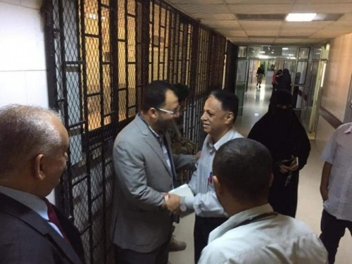 الكاف والوالي يتفقدان مركز الأورام السرطانية بمستشفى الصداقة