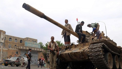 أنباء عن قيام مليشيا #الحـوثي بنقل أسلحة ثقيلة إلى محيط ميناء #الحـديدة