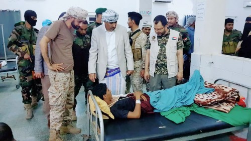 الرئيس الزبيدي يتفقد أحوال جرحى جبهة #الضالع في مستشفى الجمهورية(صور)