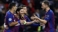 صفقة غير متوقعة.. برشلونة يلهث وراء "جلاده"