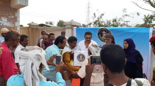 رئيس القيادة المحلية لانتقالي لحج يدشن توزيع السلال الغذائية المقدمة من #المجلس_الانتـقالي الجنوبي