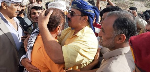 قيادات من المجلس الانتقالي  في مقدمة مستقبلي  الأسير المرقشي ورفاقه في يافع 