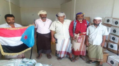 مركز الإغاثة التابع للمجلس الانتقالي الجنوبي يوزع سلل غذائية بمودية -#أبيـن