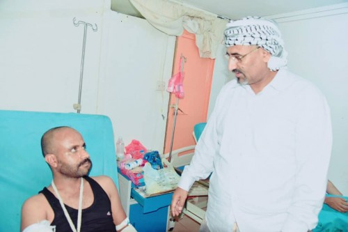 الرئيس الزبيدي يطمئن على جرحى جبهات شمال #الضالع