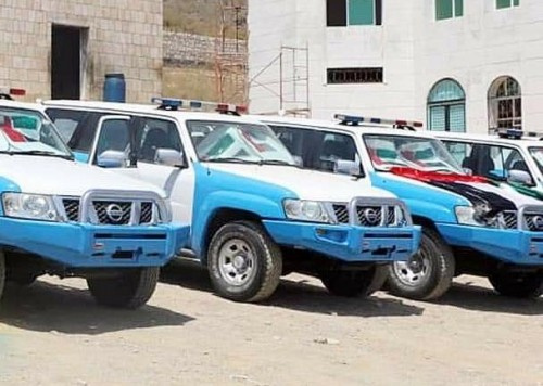الإمارات تدعم مراكز شرطة سقطرى بـ10سيارات جديدة