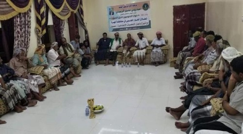لجنة الحوار بانتقالي المهرة تلتقي بالمشايخ والأعيان والشخصيات الاجتماعية بمديرية حصوين 