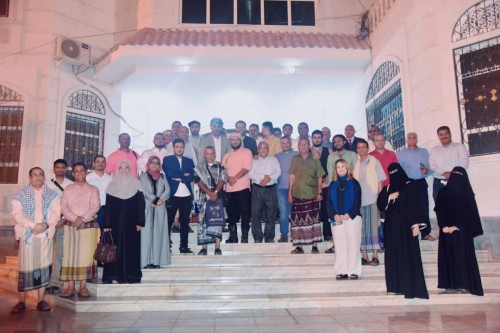 الرئيس الزُبيدي يؤكد على أهمية وجود إعلام هادف وايجابي يعزز ثقافة الانتماء للجنوب ويحفز المجتمع للعمل للمستقبل