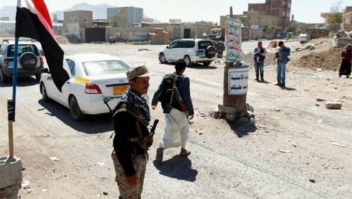 المليشيات #الحـوثية تنفذ حملات تفتيش للشباب وهواتفهم النقالة ب#صنـعاء