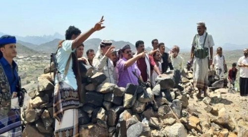 رئيس انتقالي لحج في أول أيام عيد الفطر يتفقد الخطوط الأمامية لجبهة حبيل حنش