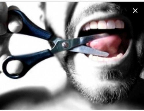 رئيس هيئة أركان الجيش اليمني يوجه القادة العسكريين بعدم الإدلاء بأي تصاريح إعلامية