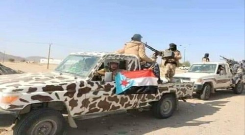 بن فريد : سيفيق النائمون على علم الجنوب وحوله رجال بثبات جبال شبوه