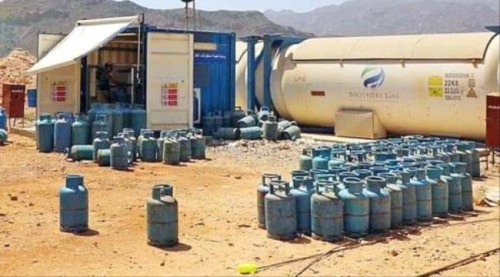 بدعم #إمارتي..إنشاء محطتي وقود وغاز في حديبو وقلنسية بسقطرى