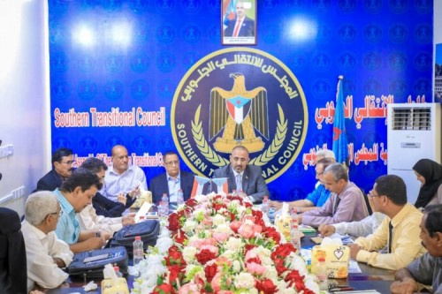 الرئيس الزُبيدي يطّلع على تقارير أعمال الهيئة الإدارية بالجمعية الوطنية