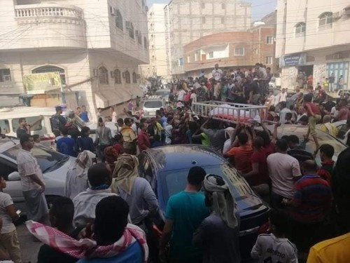 #العاصمة_عدن تُشّيع الشهيد أبو خطاب بموكب جنائزي مهيب 