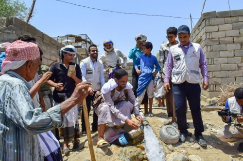  بدعم إماراتي.. "الهلال الأحمر" يفتتح مشاريع حيوية لقطاع المياه بمحافظة #شبـوة.