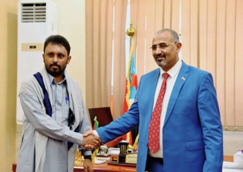 الرئيس الزُبيدي يلتقي بن حبريش ويؤكد أن حضـرموت من الجنوب والجنوب منها